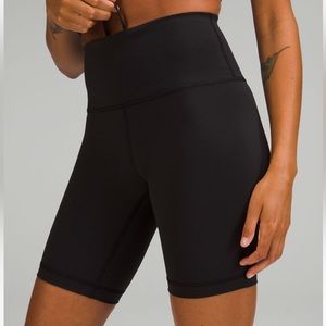 Wunder Train High-Rise Short 8”